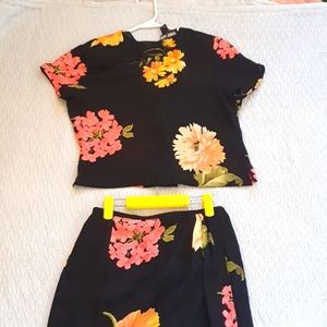 Linda Allard Ellen Tracy shirt and wrapping skirt size 6 petite, 100% silk.